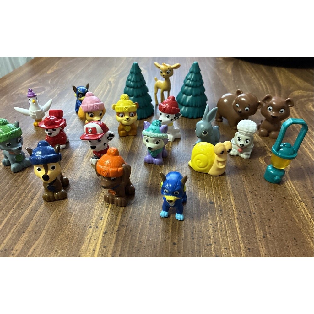 Lot Of 21 Paw Patrol Action Figures mini figurines